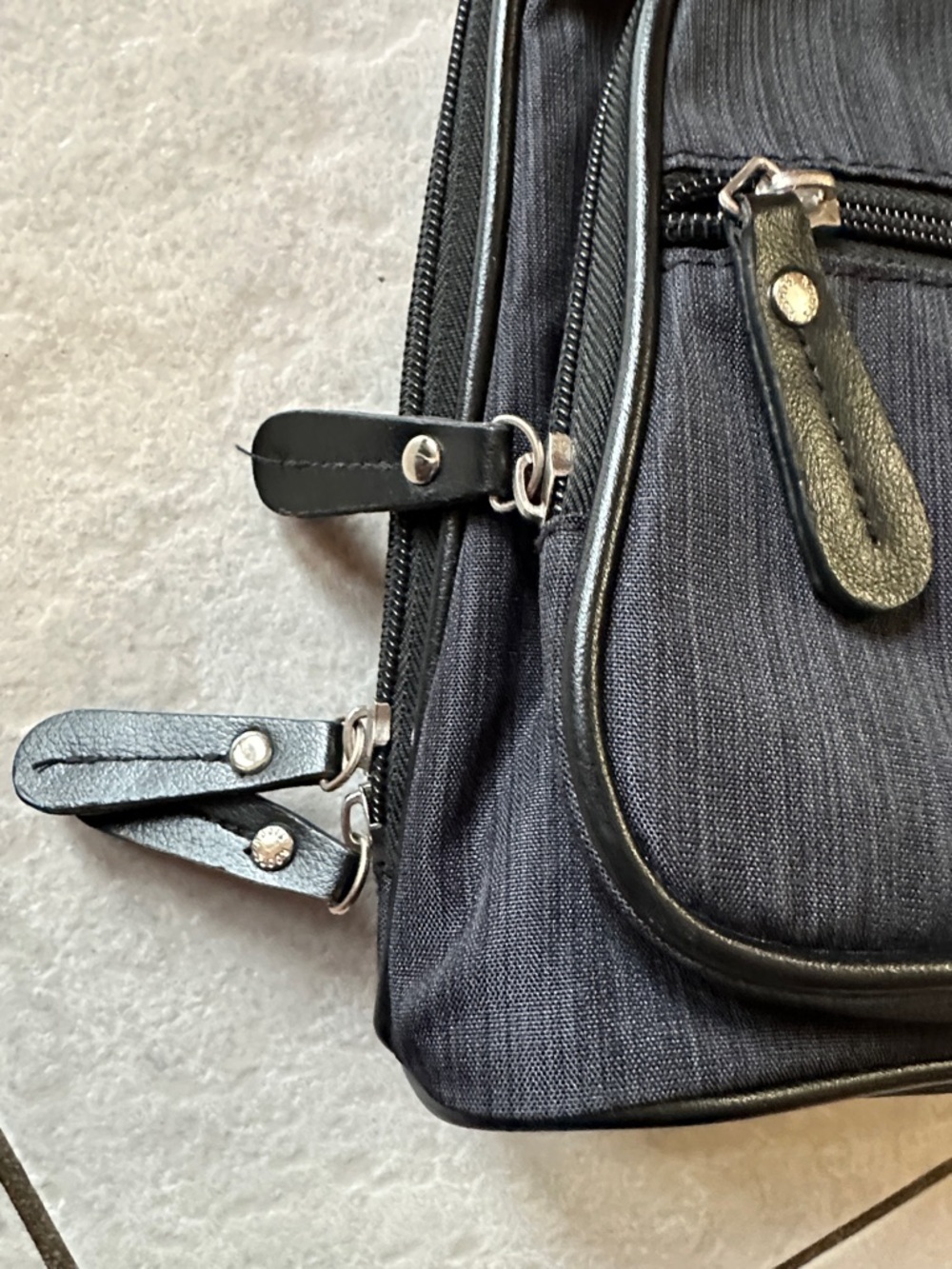 ROOTS Y2K Minimalist Black Compact Canvas Backpack - Picture 4 of 12